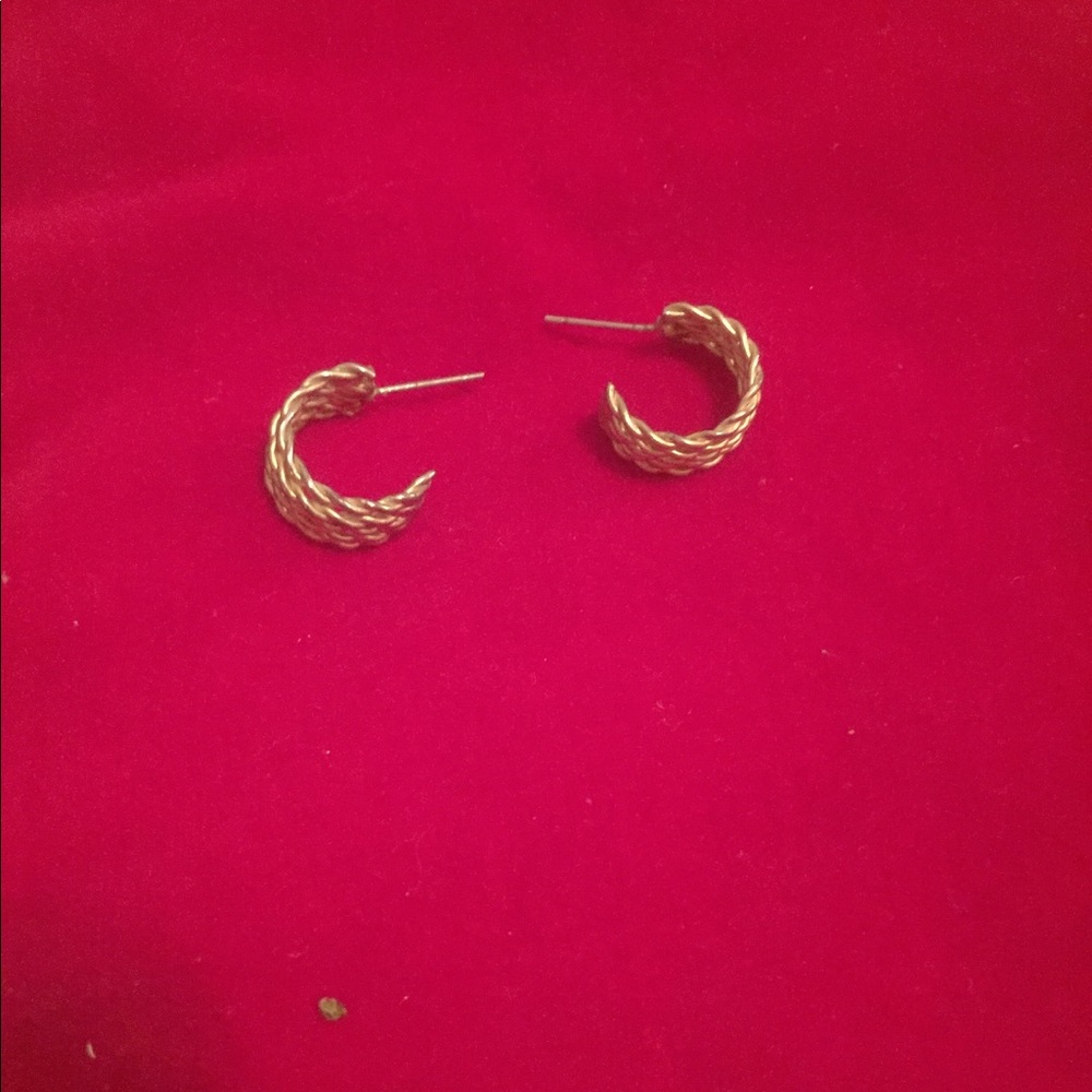 Earring - Picture 5 of 5